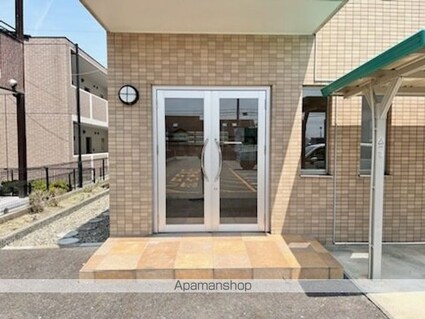シャトレー参番館[1R/29m2]のエントランス2