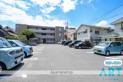 ｆｅｌｉｃｅ岩崎[1LDK/43.6m2]の駐車場1
