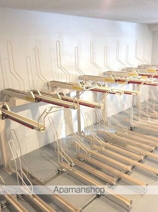 メインステージ神田須田町[1R/30.81m2]の駐車場