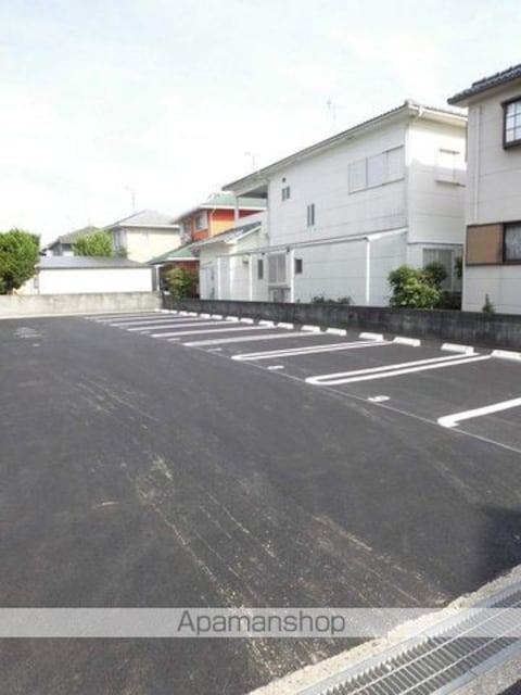 ベレオ園部[2LDK/57.74m2]の駐車場2