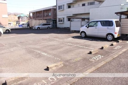 ミヤジママンション[1LDK/53.46m2]の駐車場