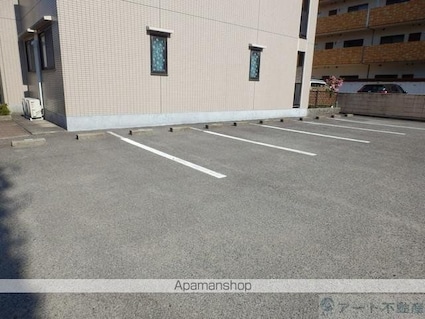 フィネス白石[3DK/58.64m2]の駐車場2