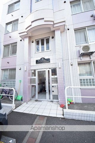 グランメール新道東駅南の玄関写真