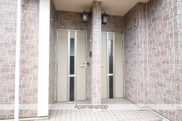 ソレアードA棟の玄関写真