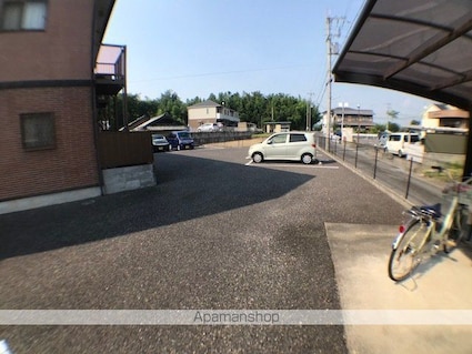 滋賀県東近江市市子殿町[2LDK/59.62m2]の駐車場1