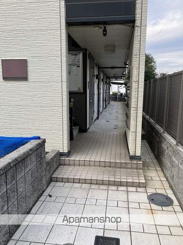 レオパレス玉楽の玄関写真