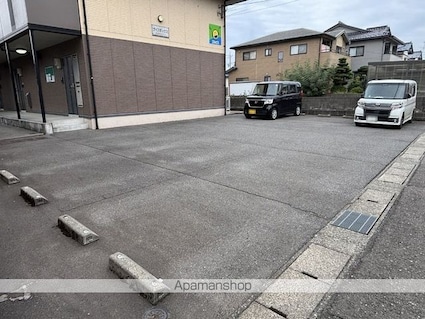 ライフボックス[1LDK/33.4m2]の駐車場