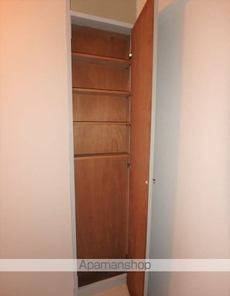 メゾン・ド・オンブラージュ[1K/16.24m2]の玄関