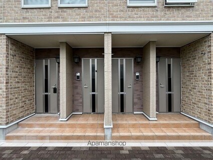 プリムローズ・キャッスル[1LDK/42.55m2]のエントランス3