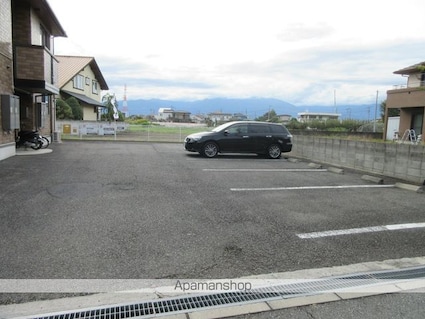 パーシモンフィールドＢ棟[2DK/50.42m2]の駐車場2