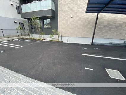 クインテット[3LDK/73.29m2]の駐車場