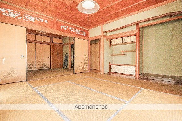 吉野川市 2階建 築47年の内装写真