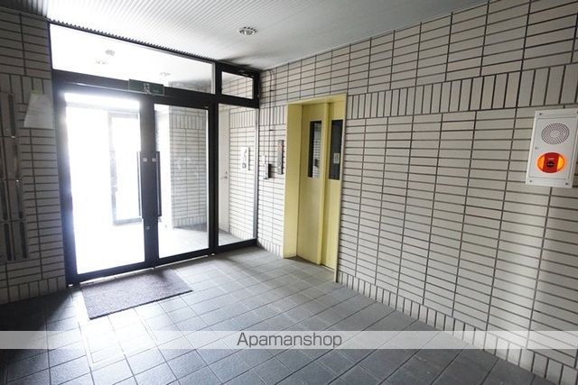 アーベル千里丘の玄関写真
