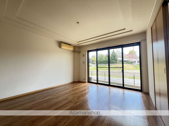 HOUSE OF AZALEAの内装写真