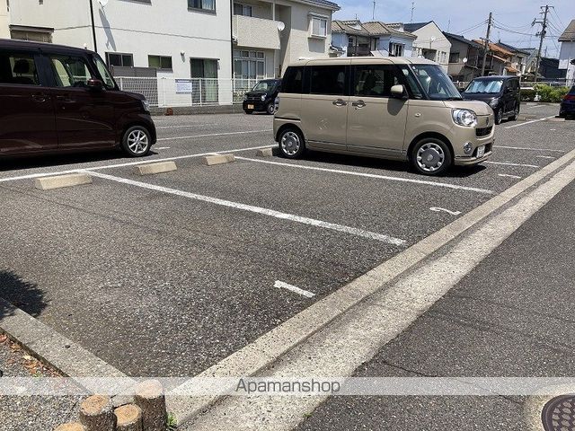 ロイヤルガーデン堀之内 Bの外観写真