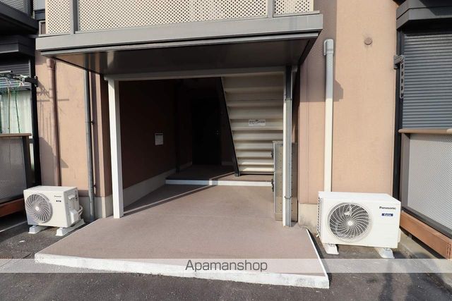 フレグランス本市場ABの玄関写真