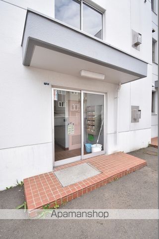 ドミ西野の玄関写真