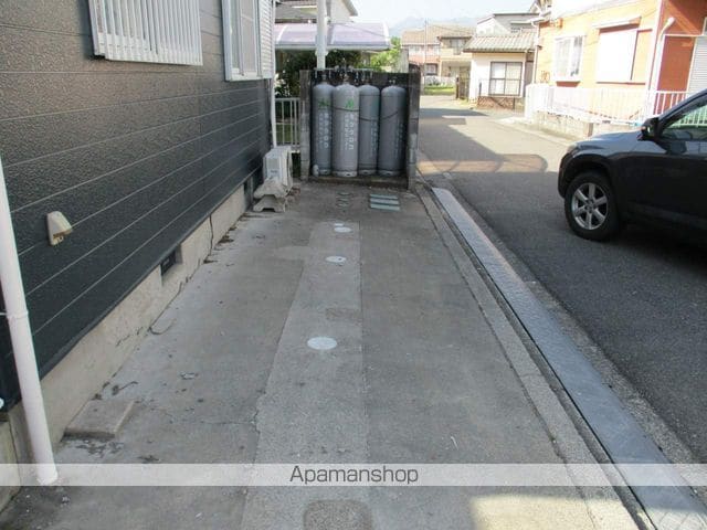 ルーミー甲府98号館の外観写真