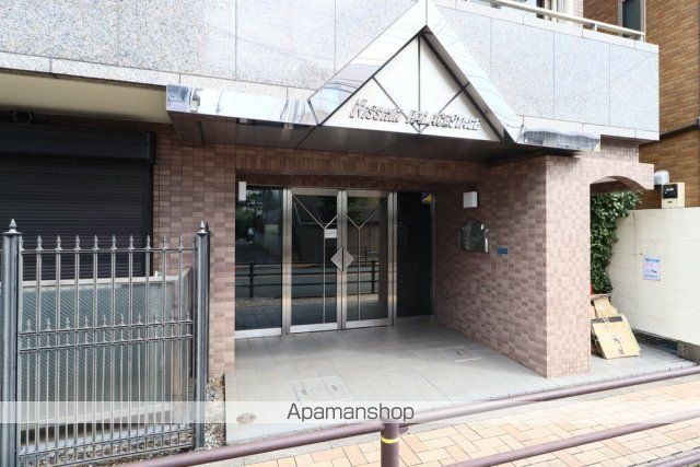 日神パレステージ三鷹の玄関写真