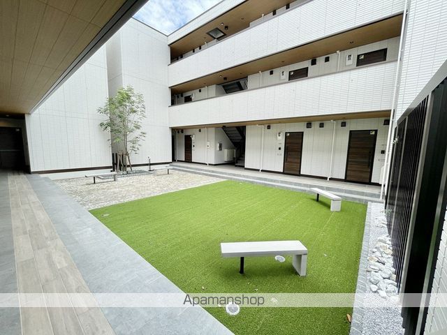 LUMINA II棟の玄関写真