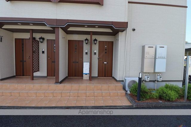 クラニアI号館の玄関写真