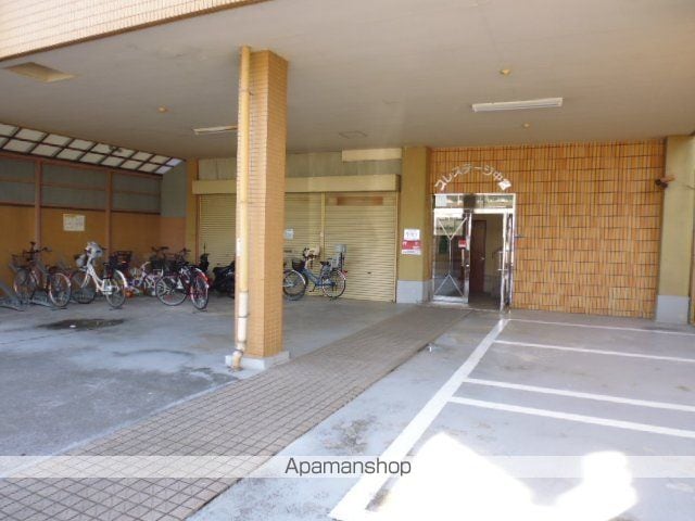 プレステージ中宮の玄関写真