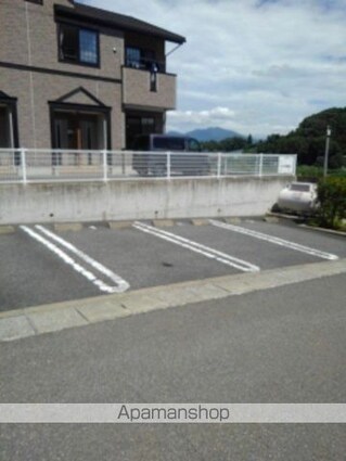 ミ・カサ・こまくさ[2DK/49.17m2]の駐車場1