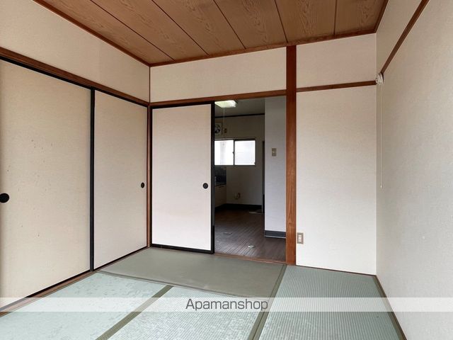 ミーテルーチェ坪井IIの内装写真