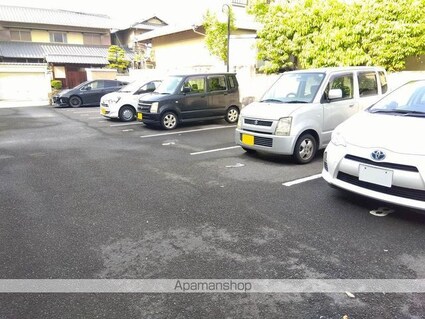 レオパレスウィスタリア坂出[1K/23.18m2]の駐車場1