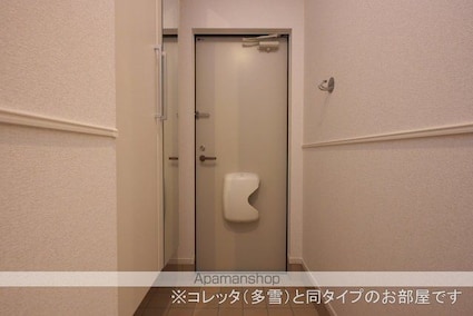オ　シャン[1LDK/50.16m2]の玄関