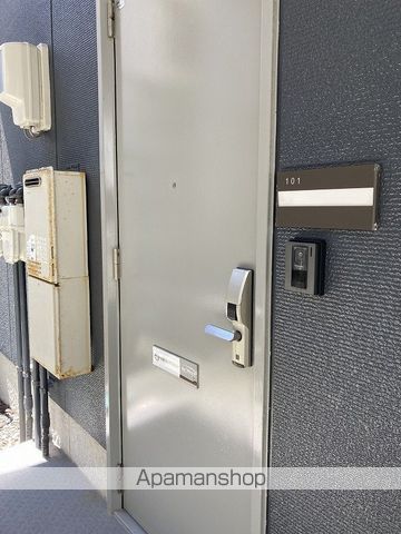メゾン田町の玄関写真