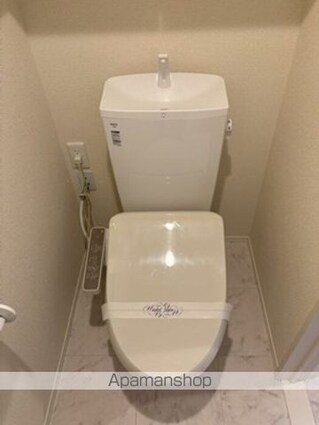 ラ・トゥール山城西　Ａ棟[1LDK/41.72m2]のトイレ