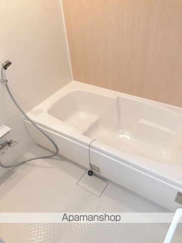 ジェネシスIIIの内装写真