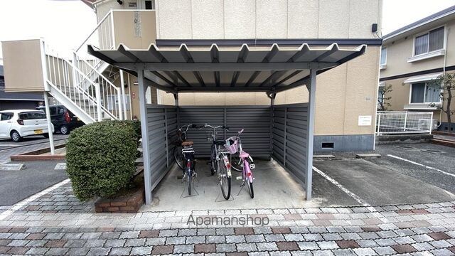 ハイツＮＩＮＯＷＡＲＩ　Ａ棟[2LDK/53.61m2]の共用部