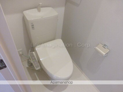 Ｍ’ｓコート[3LDK/68.2m2]のトイレ