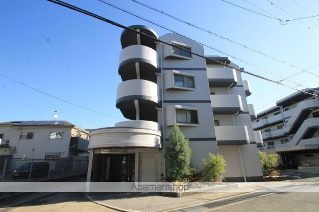 万代マンションIIの外観写真