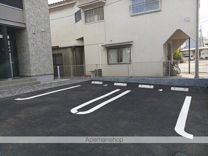 キャトルメゾン[1R/40.94m2]の駐車場