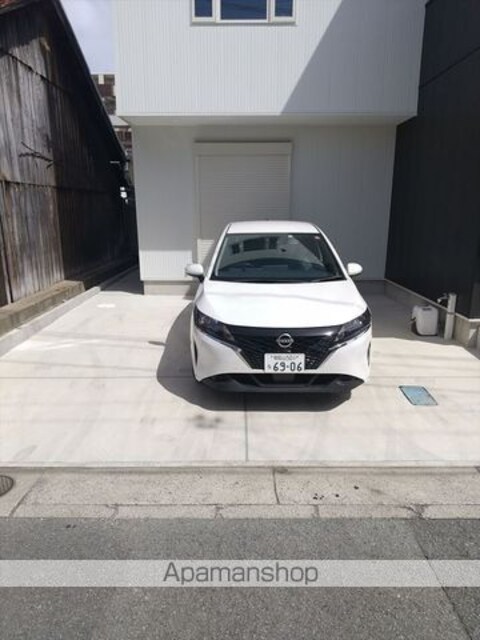 島崎町戸建[3LDK/92.76m2]の駐車場