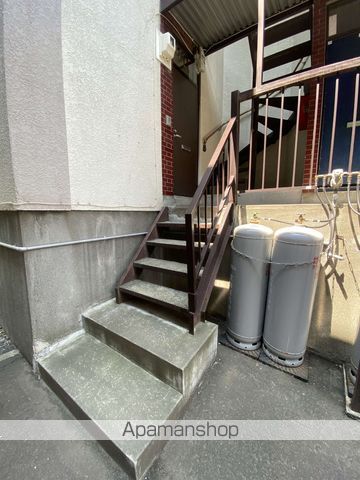 ハイツ恒真の玄関写真