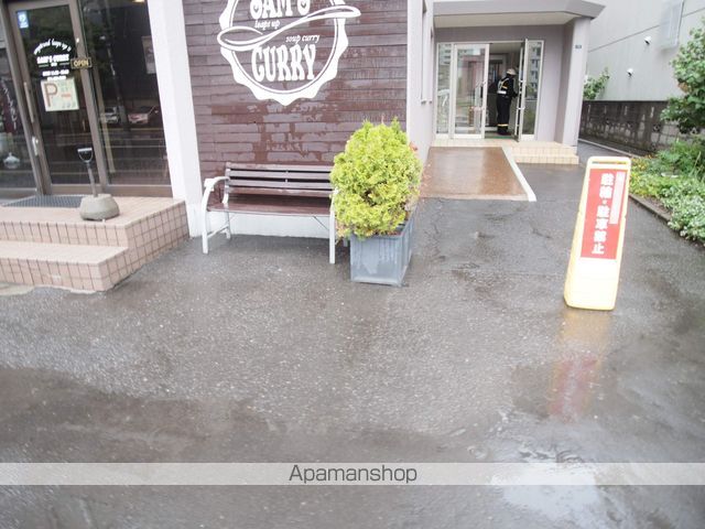 リラハイツ北14条の玄関写真