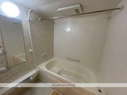 Ｄーｒｏｏｍ楠見中[3LDK/70.99m2]のバス