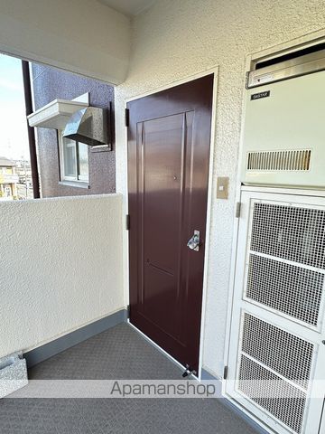 コーポラスヤングの玄関写真