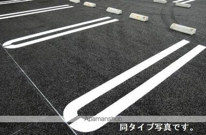 トワ＆モア[1LDK/50.96m2]の駐車場