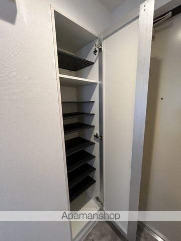 プリヴィエール宮の森の内装写真