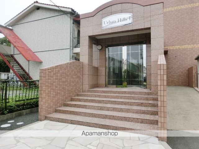 アーバンヒルズI棟の玄関写真