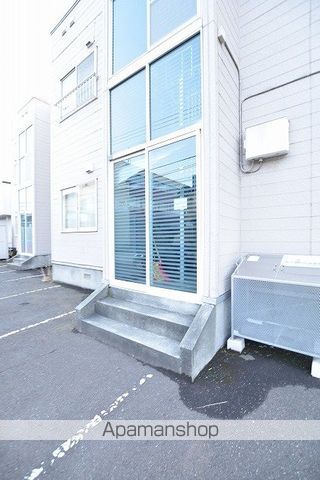 リバーサイド新川の玄関写真