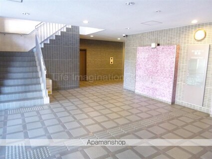 ローレルコート草津[3LDK/77.19m2]のロビー1