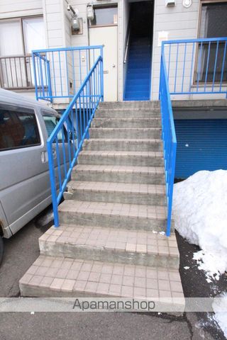 元町コーポラスの玄関写真