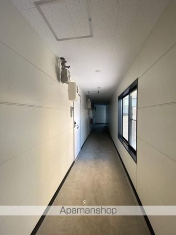 レオパレスライブリーIIIの玄関写真