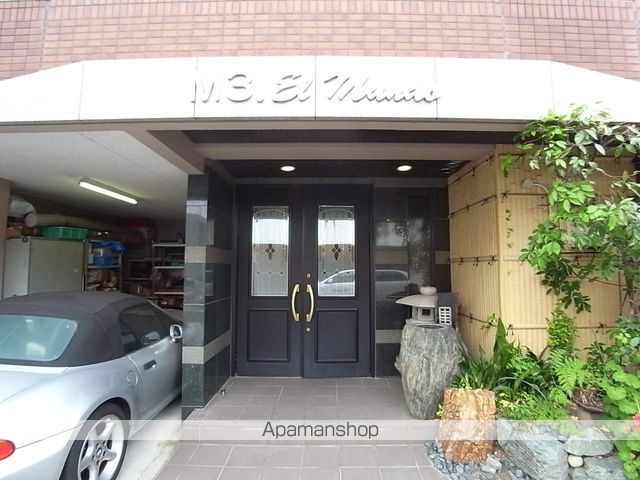 M3ELMUNDOの玄関写真